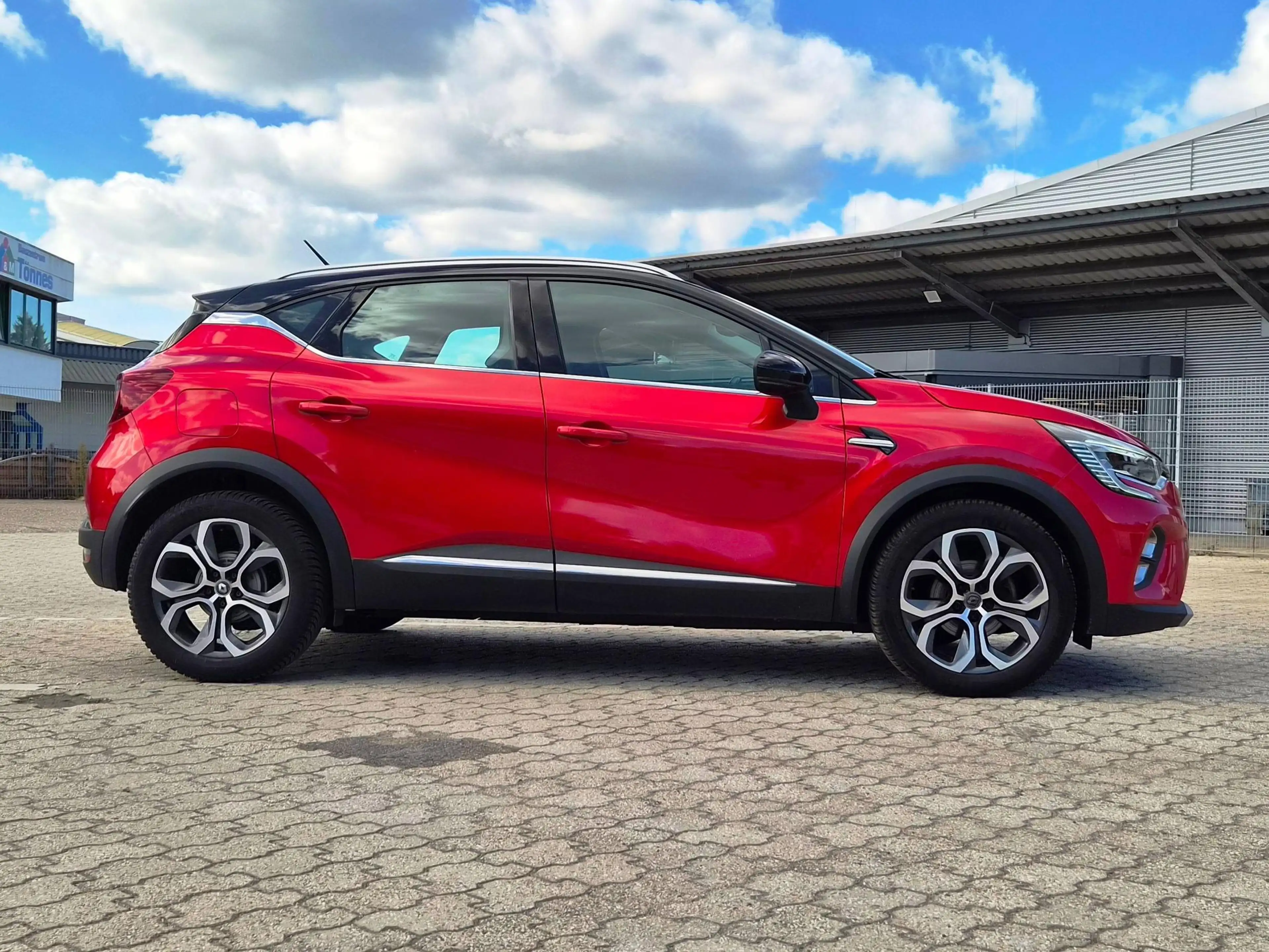 Renault Captur Intens/Teilleder/ParkDistanc/Klima/Navi/1Hand/Face Lift/Finanzierung ab 6,99%/Tüv+Wartung Neu/ — photo 4