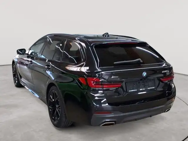BMW 5 Series view 5