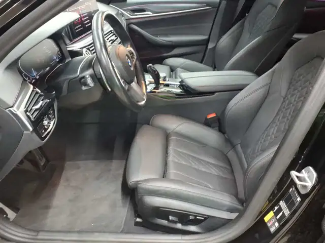 BMW 5 Series view 7