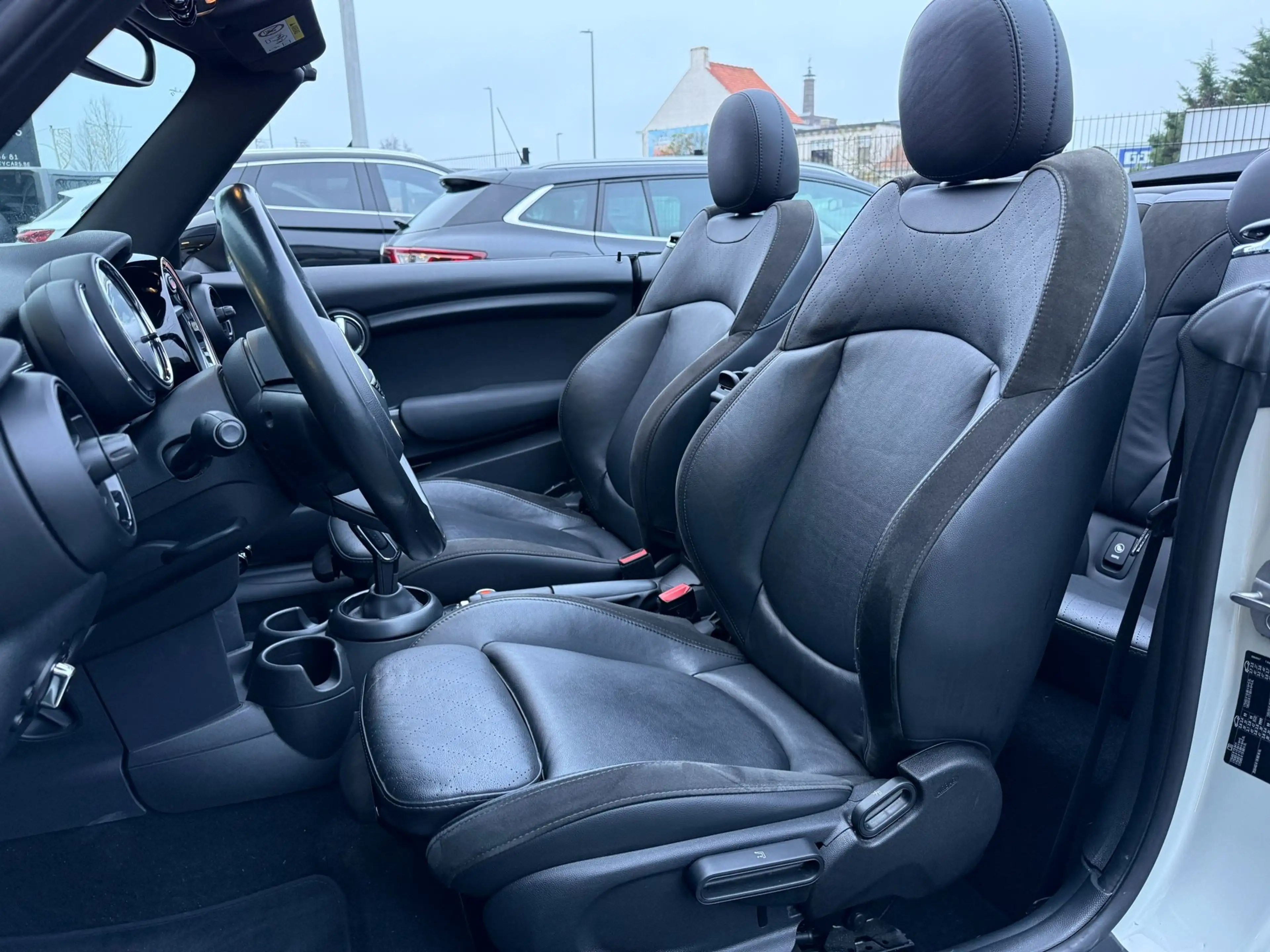 MINI Cooper D Cabrio Zeer nette wagen met 12 maand waarborg — photo 12