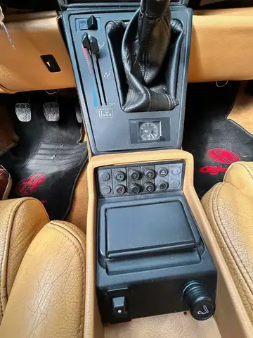 Alfa Romeo Spider view 13