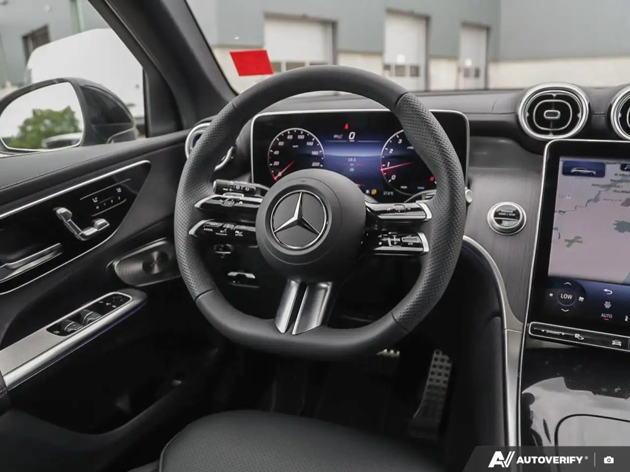 Mercedes-Benz GLC снимка Mercedes-Benz GLC