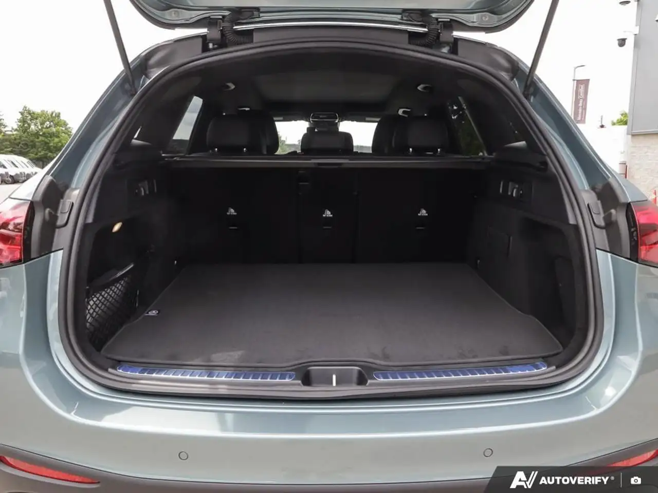 Mercedes-Benz GLC снимка Mercedes-Benz GLC
