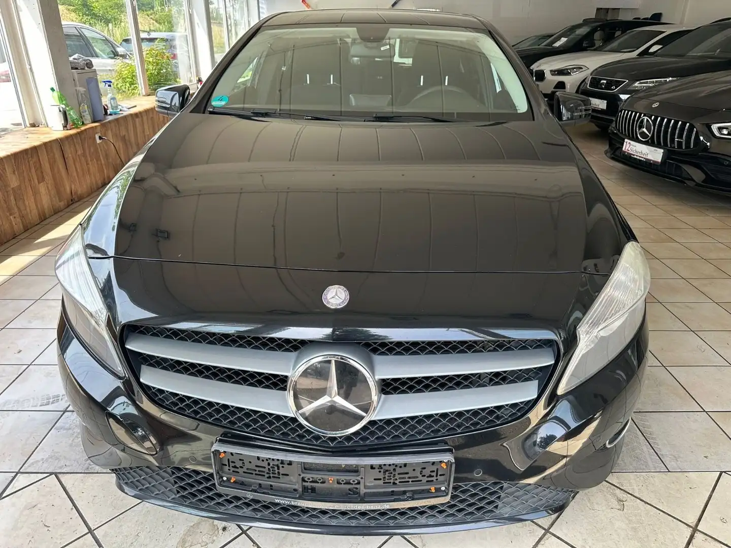 Mercedes-Benz A 180 CDI BlueEfficiency Automatik 64TKM AHK Schwarz - 1