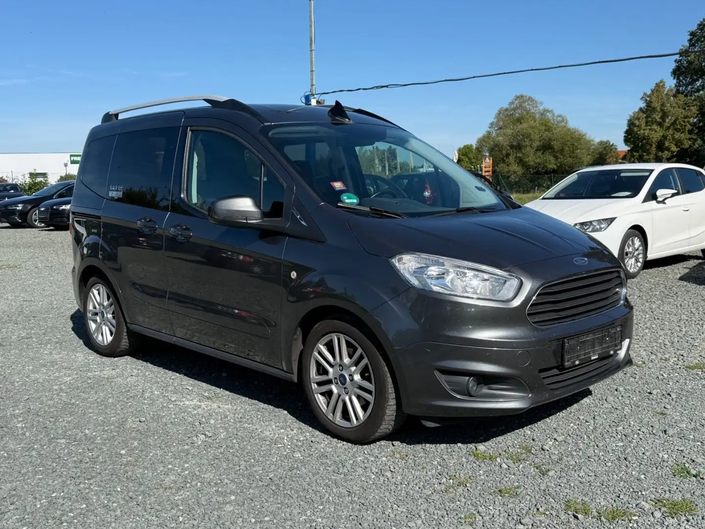 Ford Tourneo Courier Titanium*FORD Scheckheft*SHZG* Grau - 2