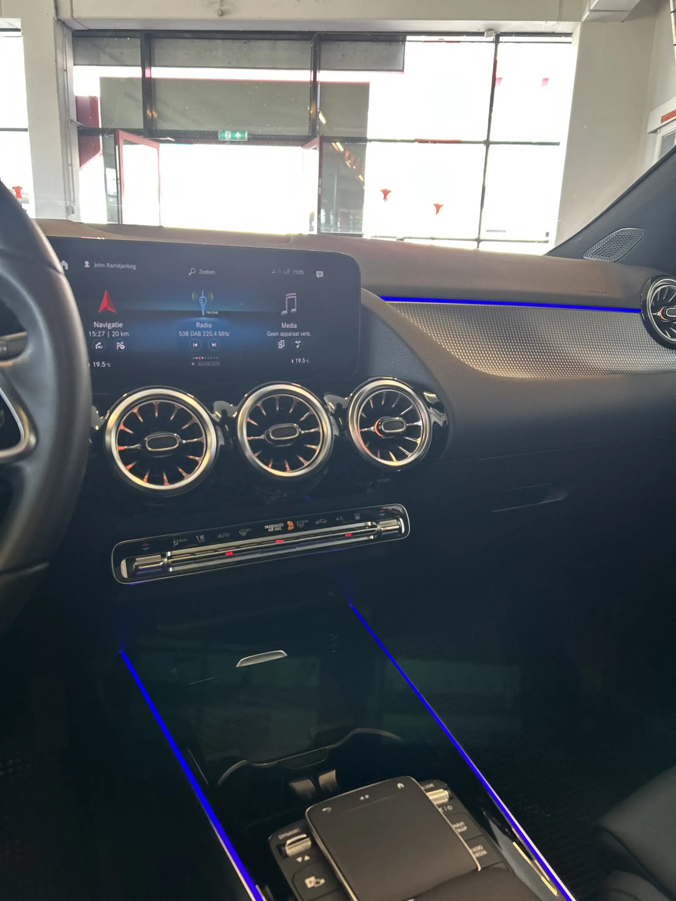 Mercedes-Benz EQA 350 4MATIC Luxury Line 67 kWh Vol Elektrisch | Panoram — photo 19