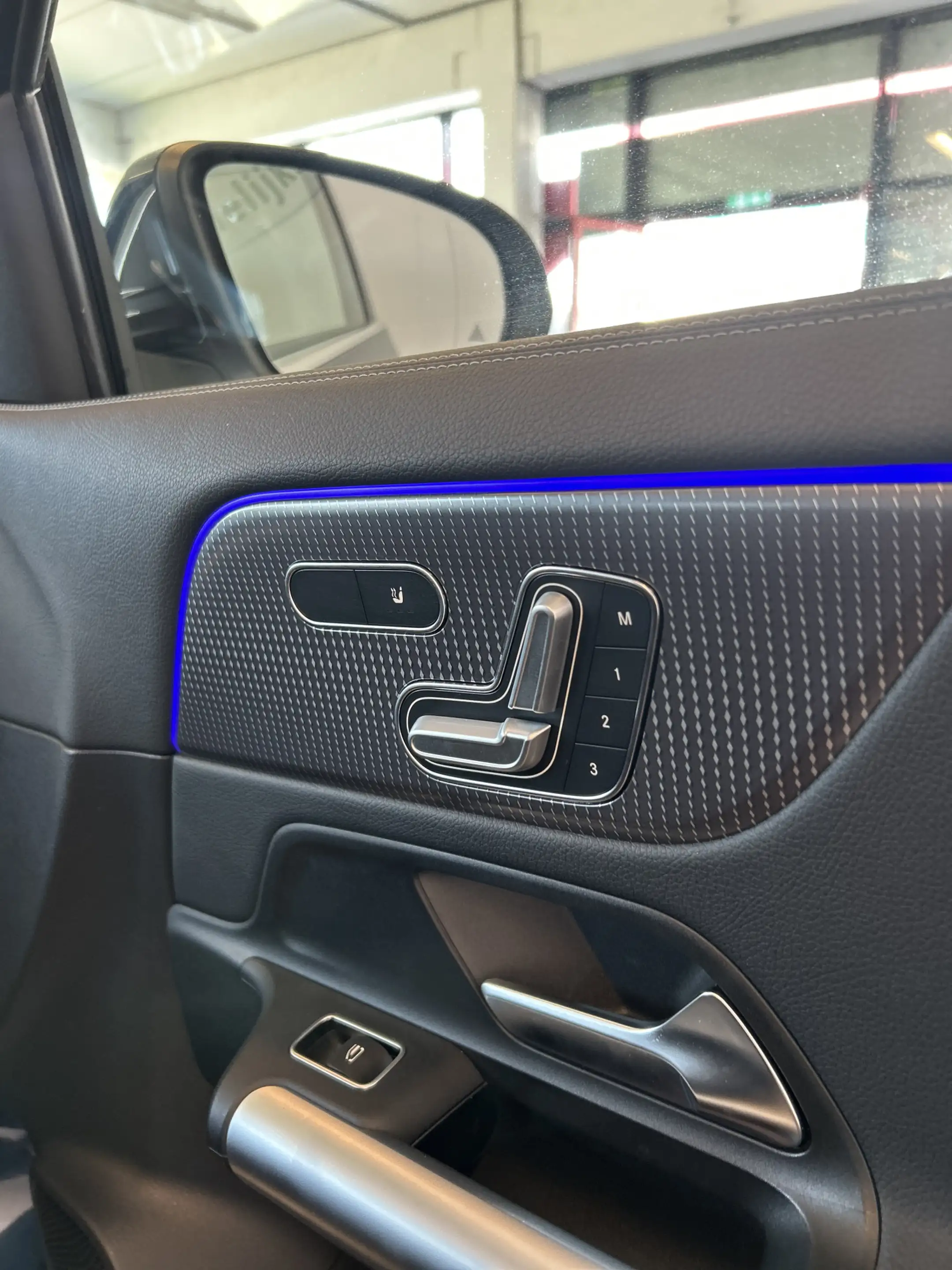 Mercedes-Benz EQA 350 4MATIC Luxury Line 67 kWh Vol Elektrisch | Panoram — photo 17