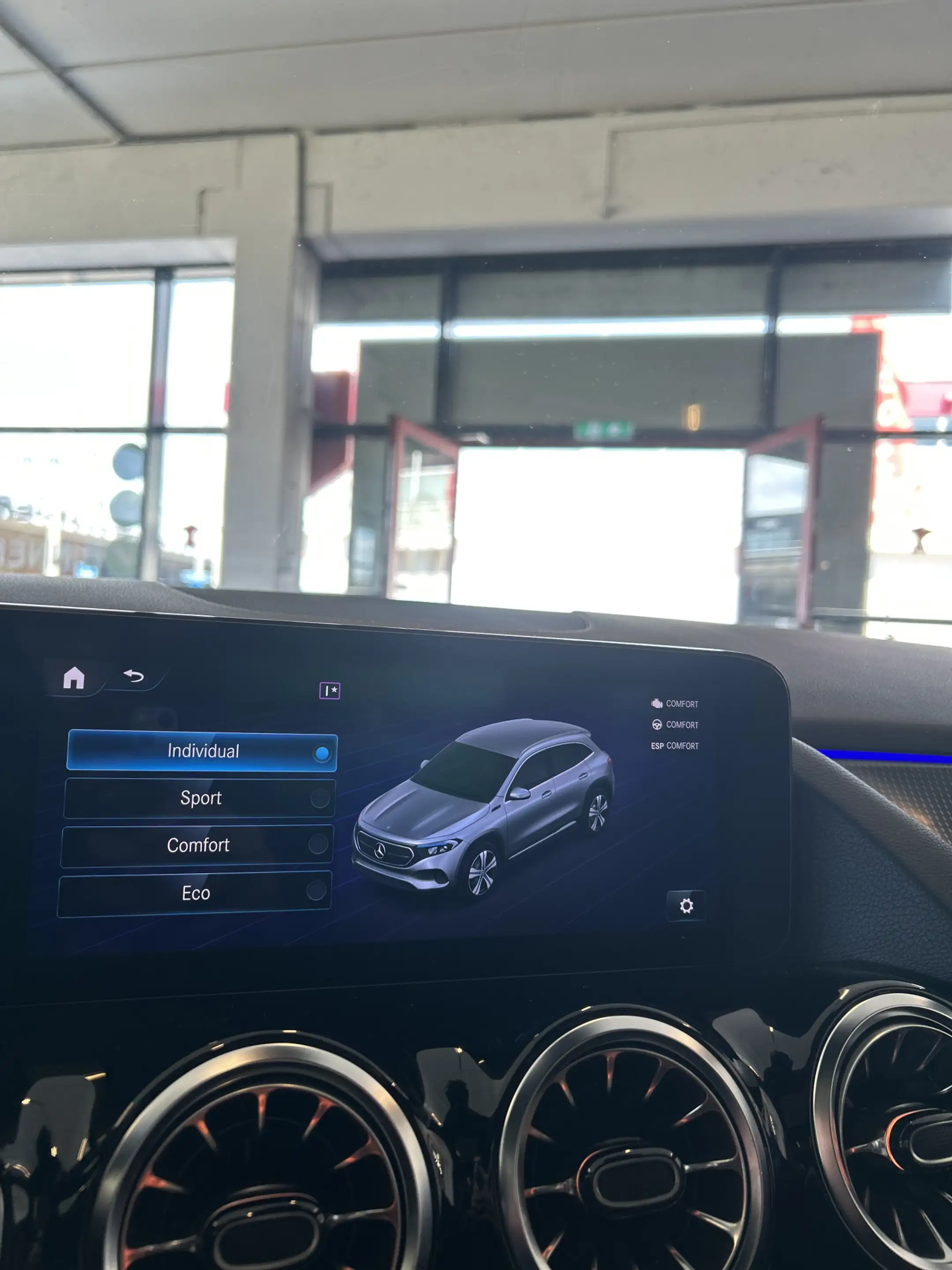 Mercedes-Benz EQA 350 4MATIC Luxury Line 67 kWh Vol Elektrisch | Panoram — photo 28
