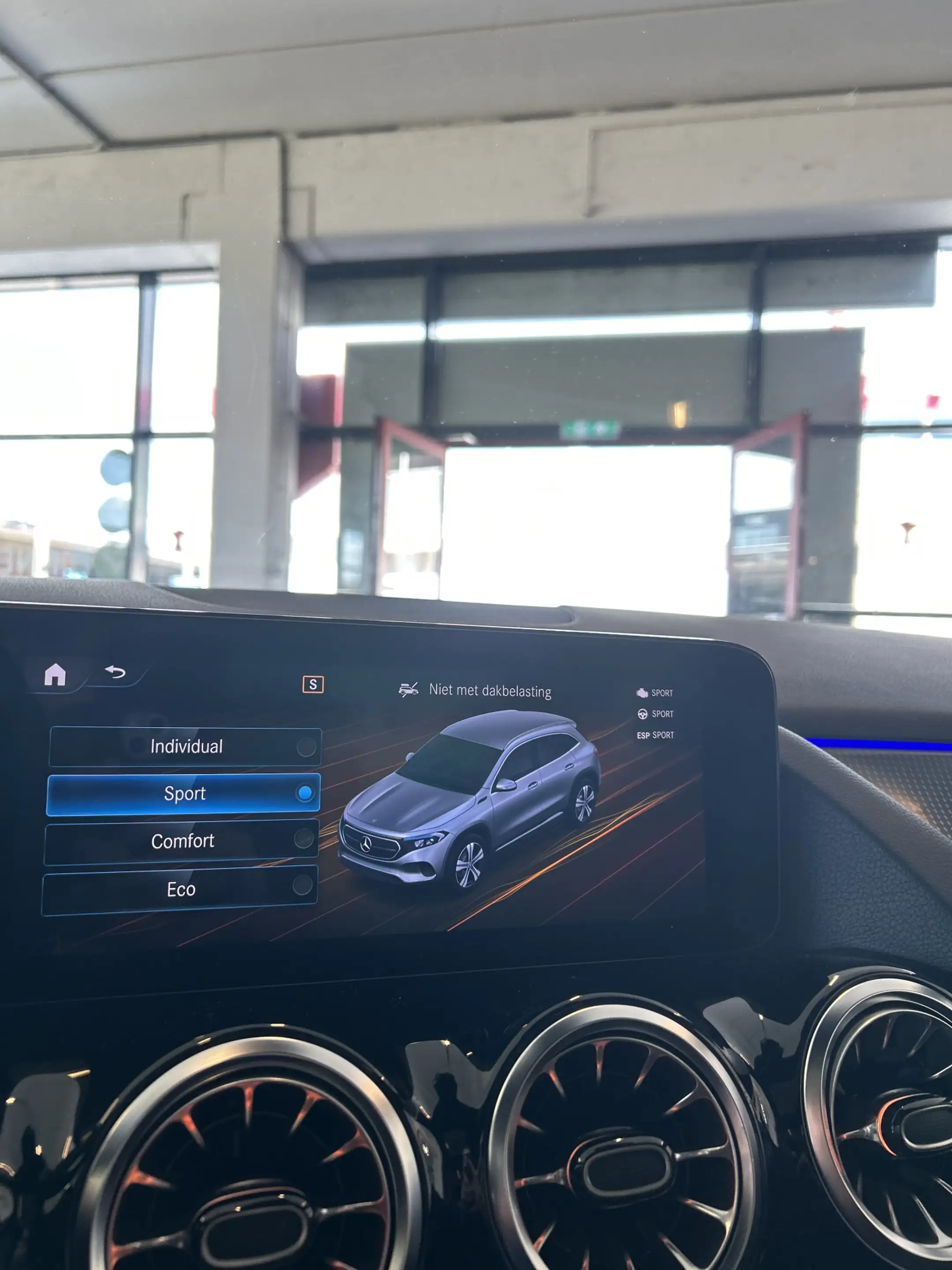 Mercedes-Benz EQA 350 4MATIC Luxury Line 67 kWh Vol Elektrisch | Panoram — photo 27