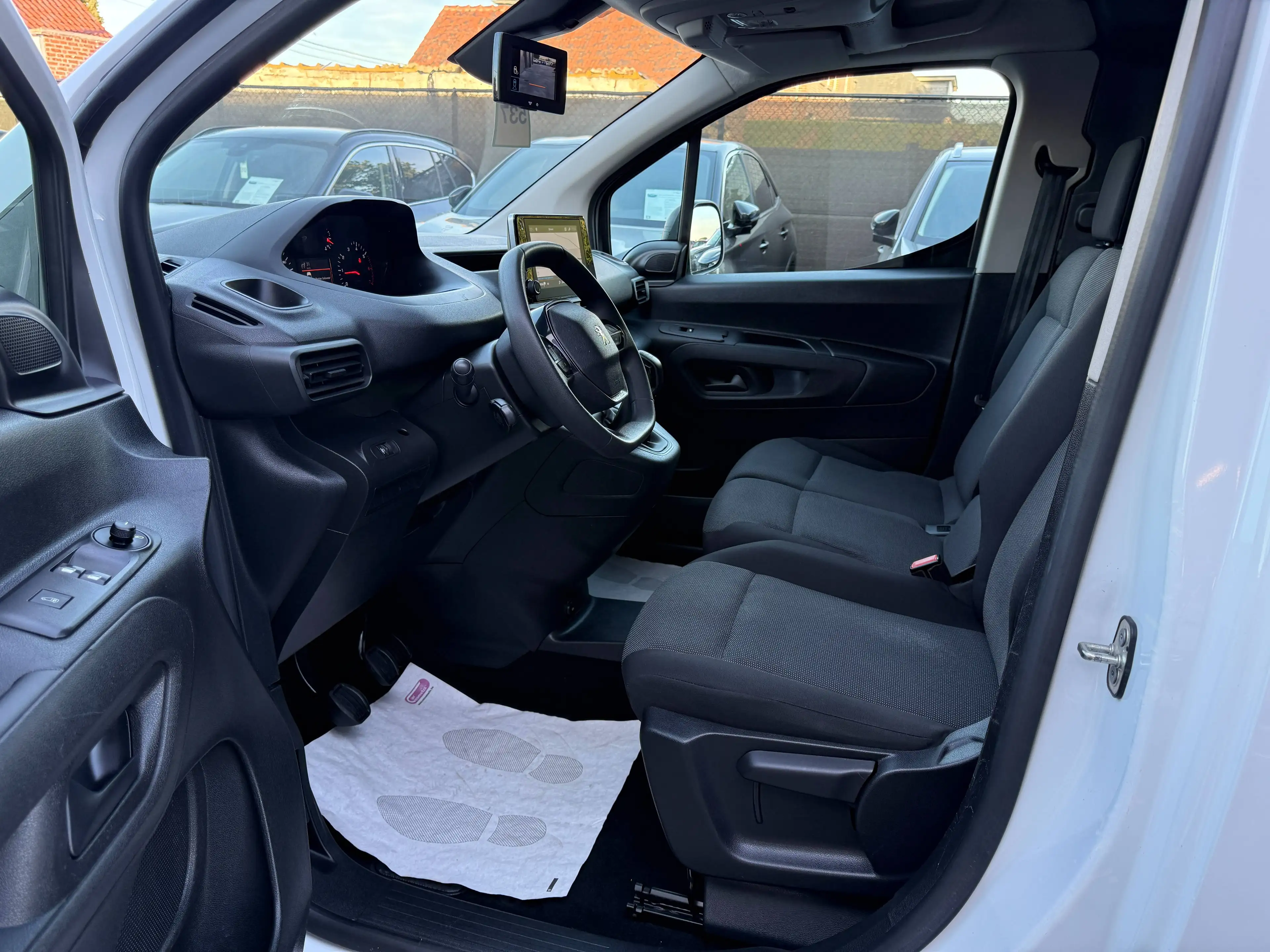 Peugeot Partner 1.5 BLUEHDI 3 ZIT 102PK NAVIGATIE CAMERA PDC V+A CARPLAY AIRCO BLUETOOTH — photo 12