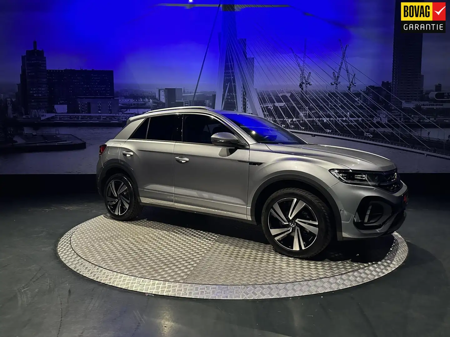 Volkswagen T-Roc 1.5 TSI R-Line Edition *Keyless*Winterpakket*Camer Zilver - 1