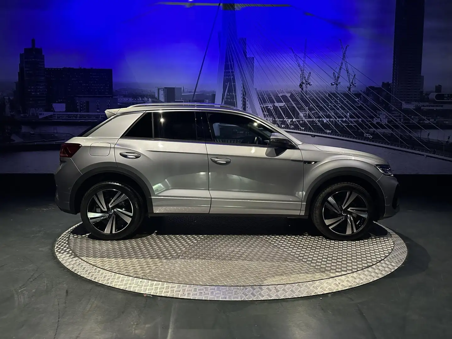 Volkswagen T-Roc 1.5 TSI R-Line Edition *Keyless*Winterpakket*Camer Zilver - 2