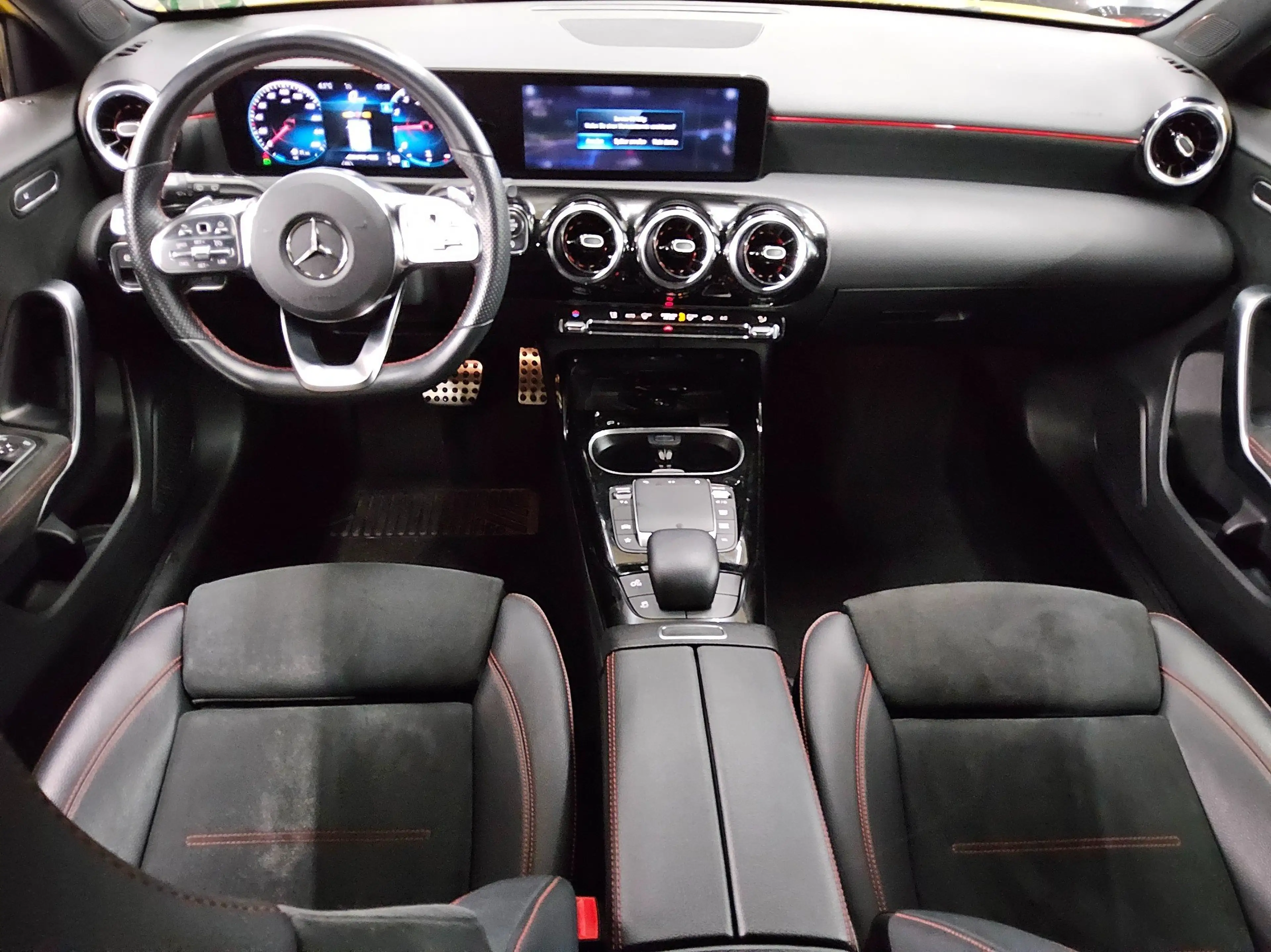 Mercedes-Benz A 35 AMG 4M Navi LED MBUX-AR AHK RFK — photo 5