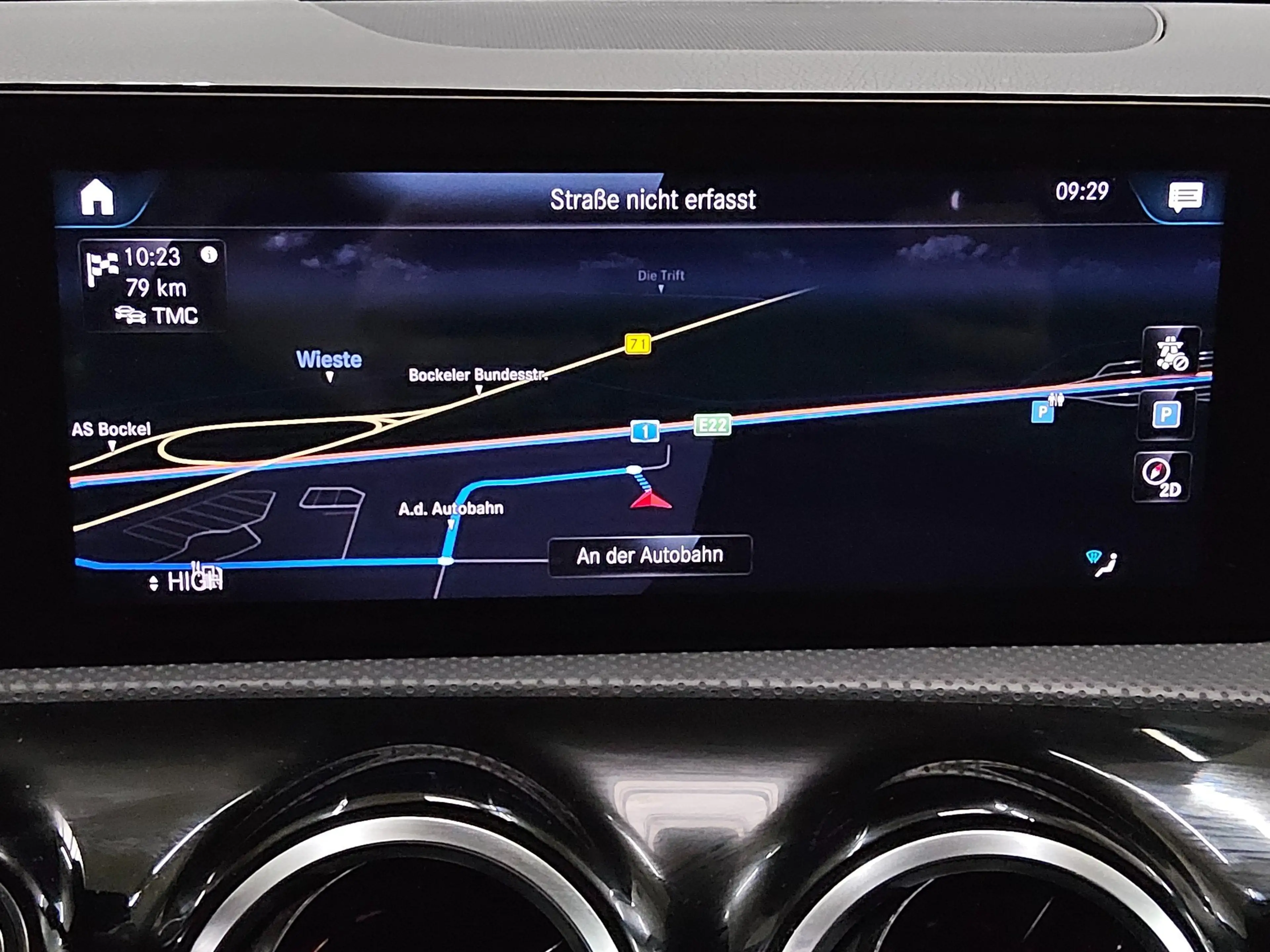 Mercedes-Benz A 35 AMG 4M Navi LED MBUX-AR AHK RFK — photo 7