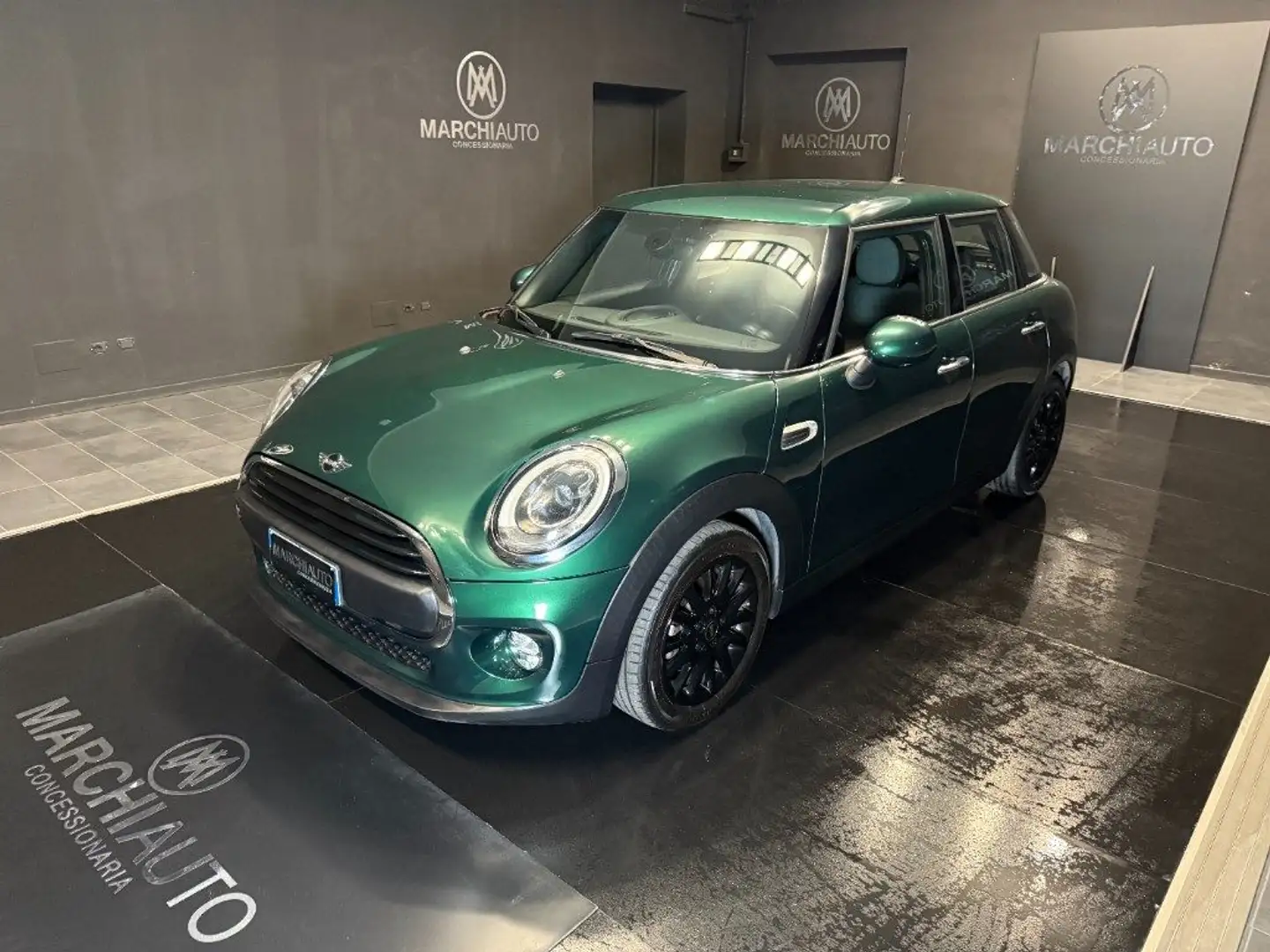 MINI Cooper D 1.5 Cooper D Business XL 5 porte Groen - 1