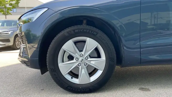 Volvo XC60 2023, foto 16