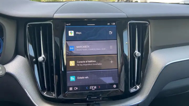 Volvo XC60 2023, foto 15