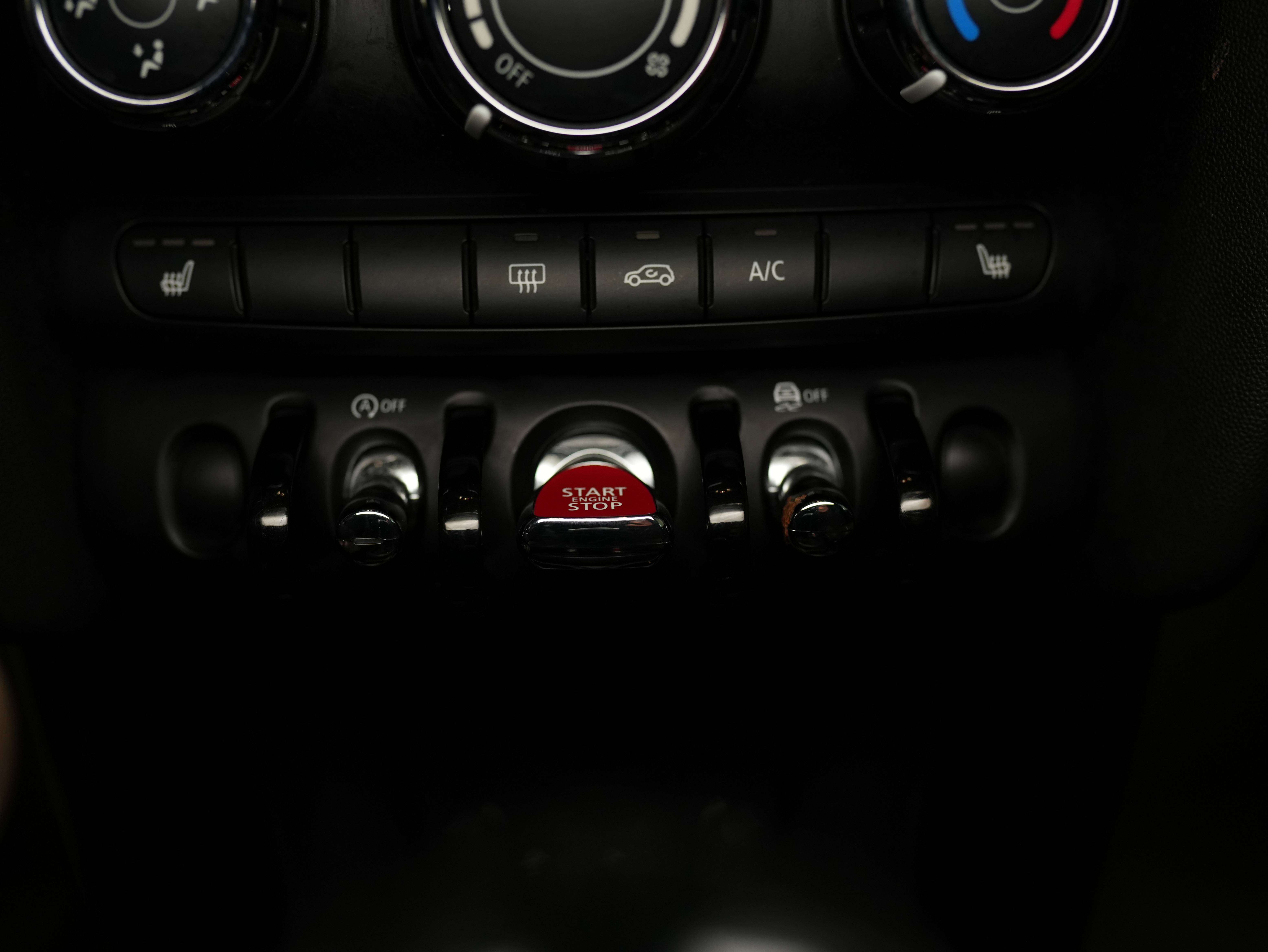 used 2020 MINI 5 Door car, priced at $18,900