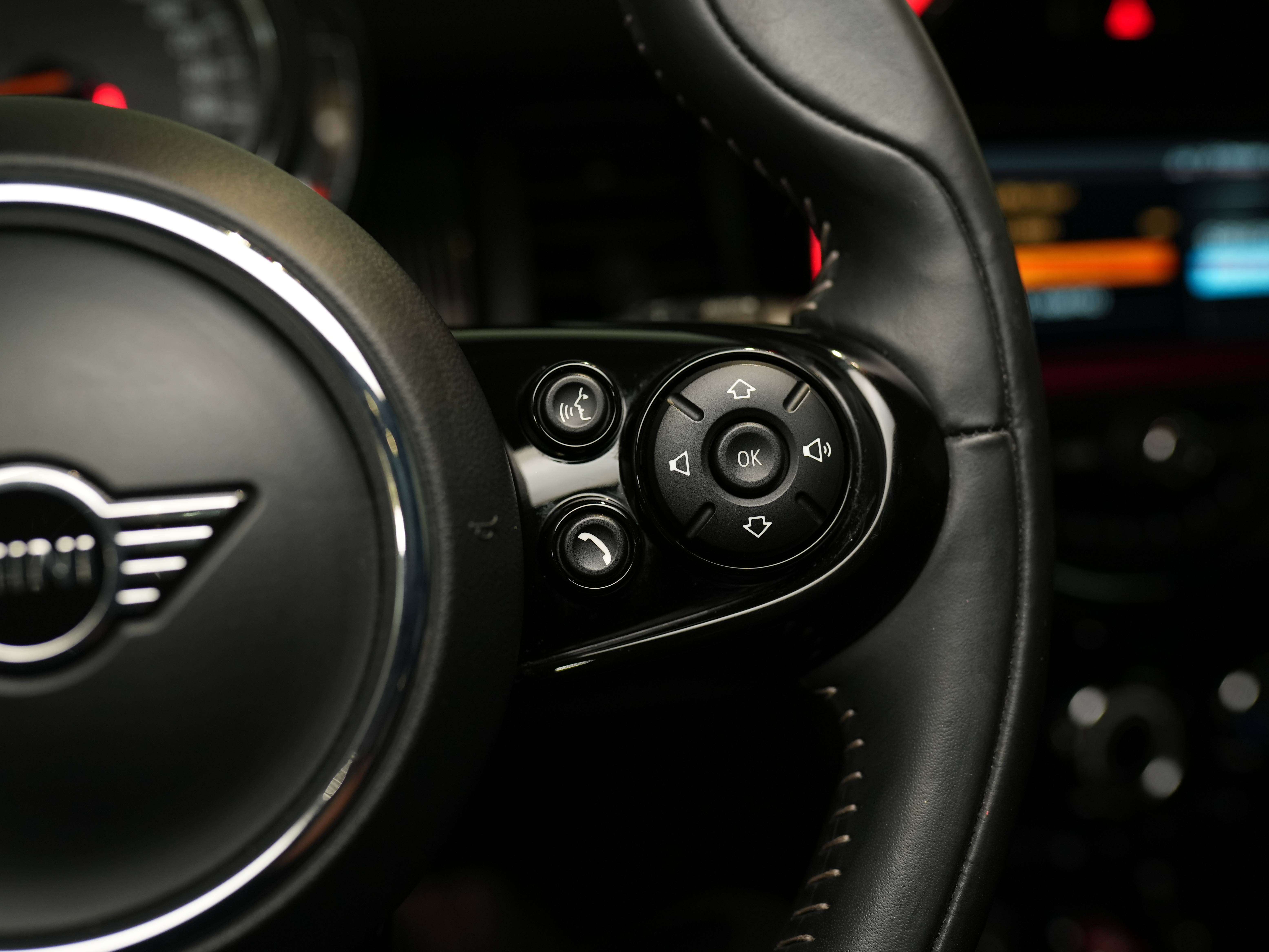 used 2020 MINI 5 Door car, priced at $18,900