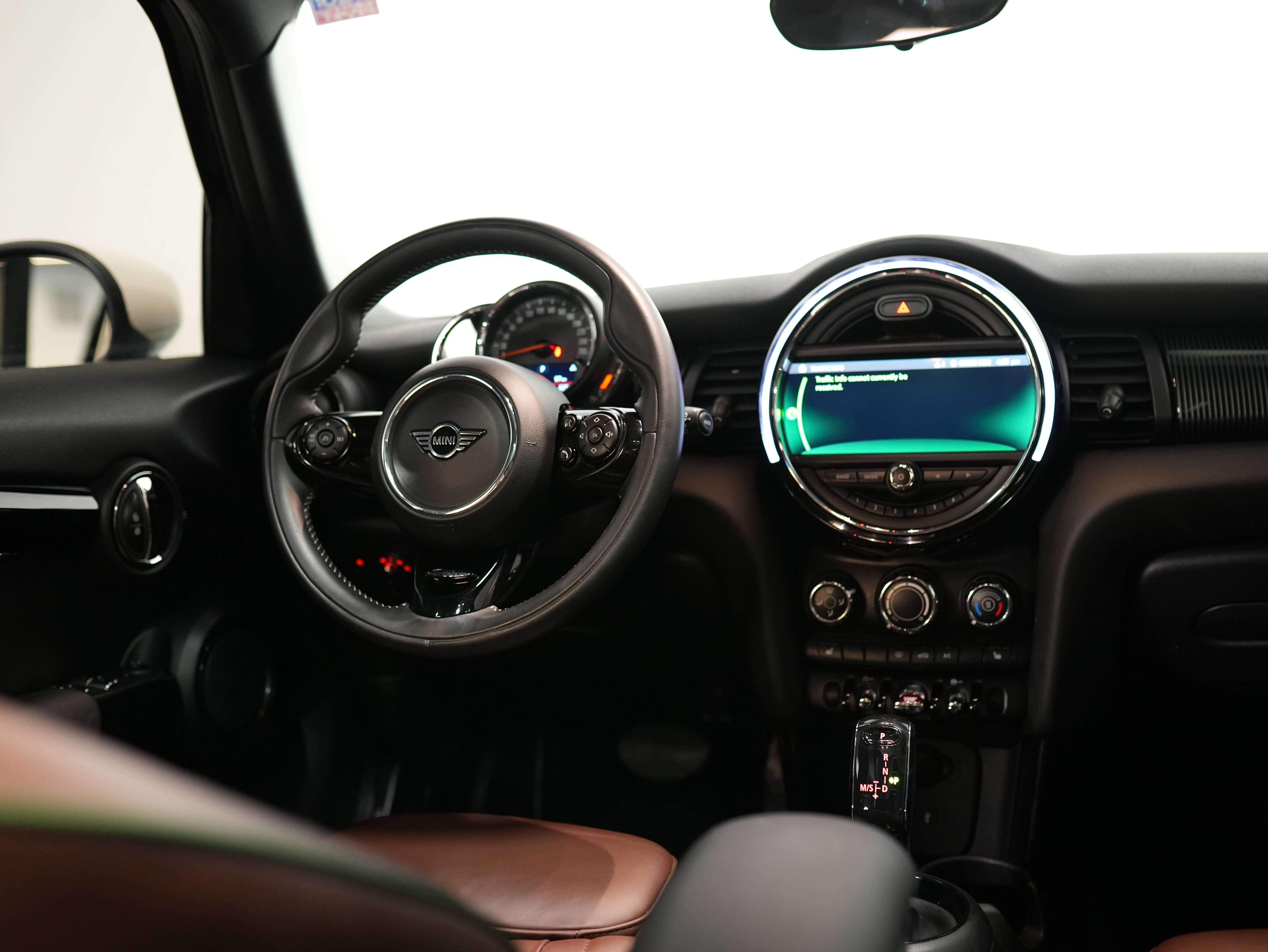 used 2020 MINI 5 Door car, priced at $18,900
