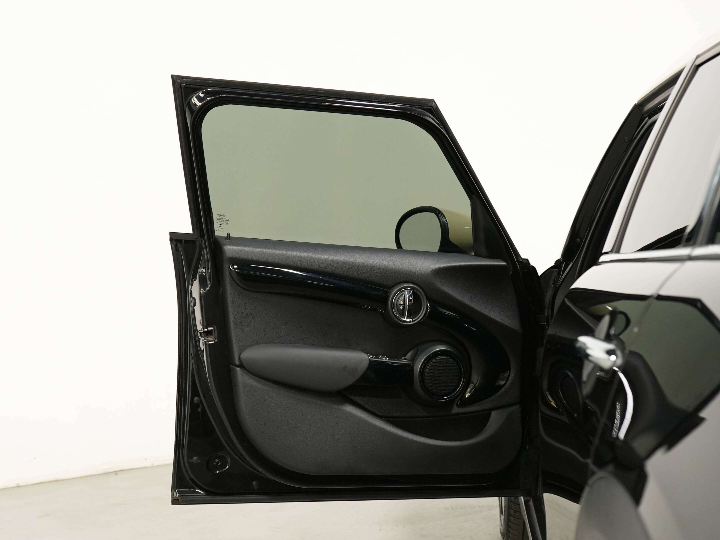 used 2020 MINI 5 Door car, priced at $18,900