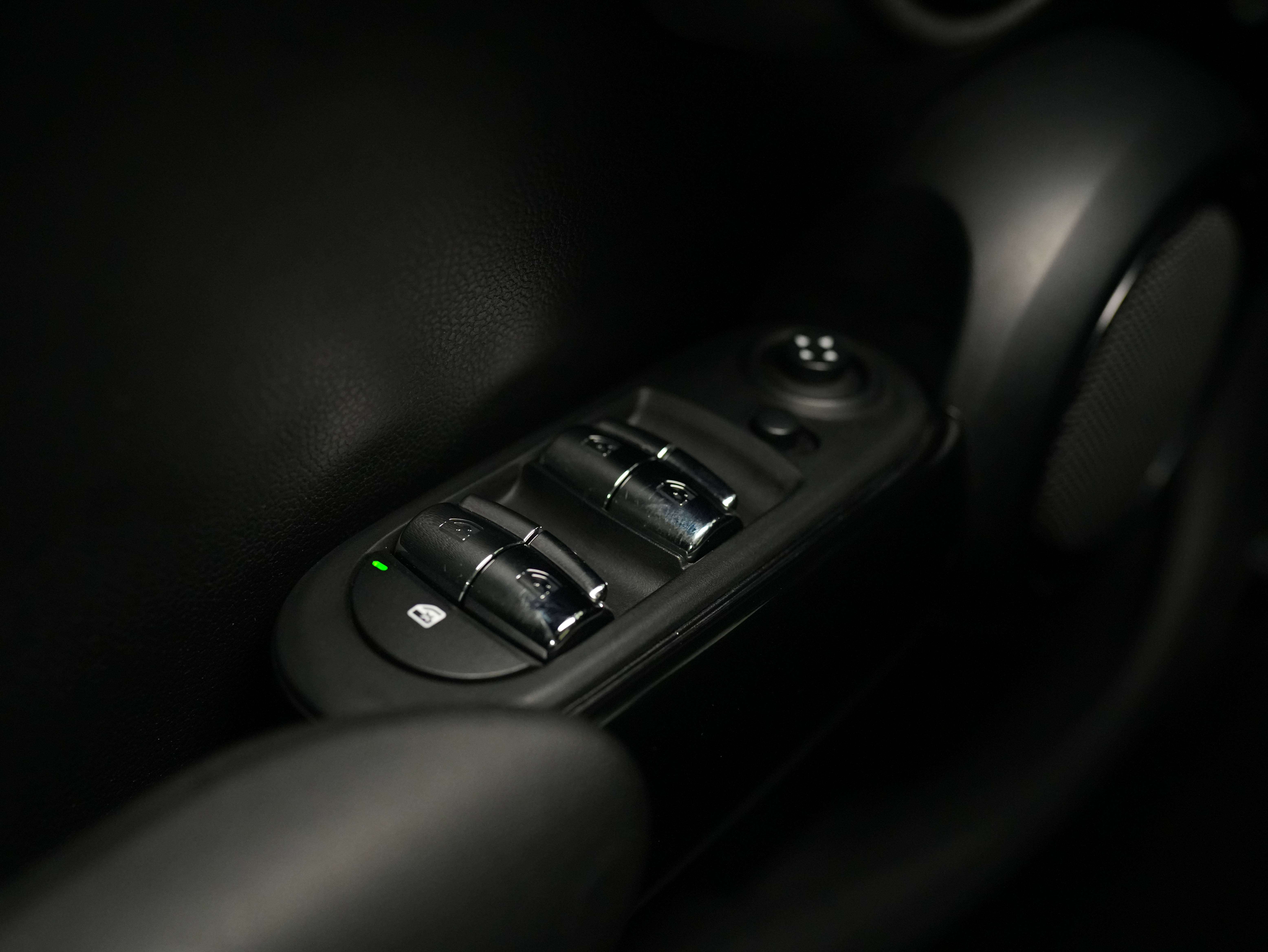 used 2020 MINI 5 Door car, priced at $18,900