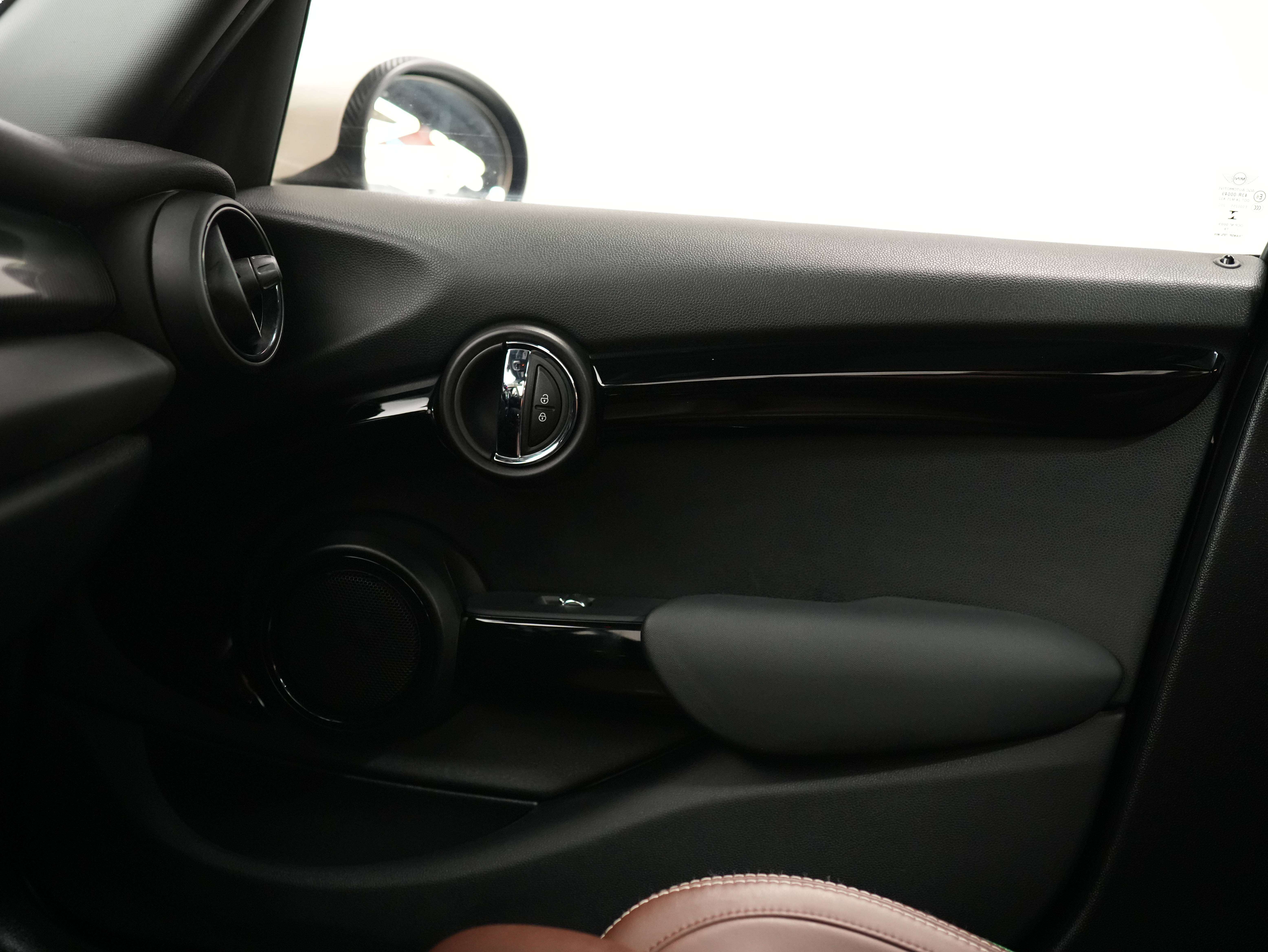 used 2020 MINI 5 Door car, priced at $18,900