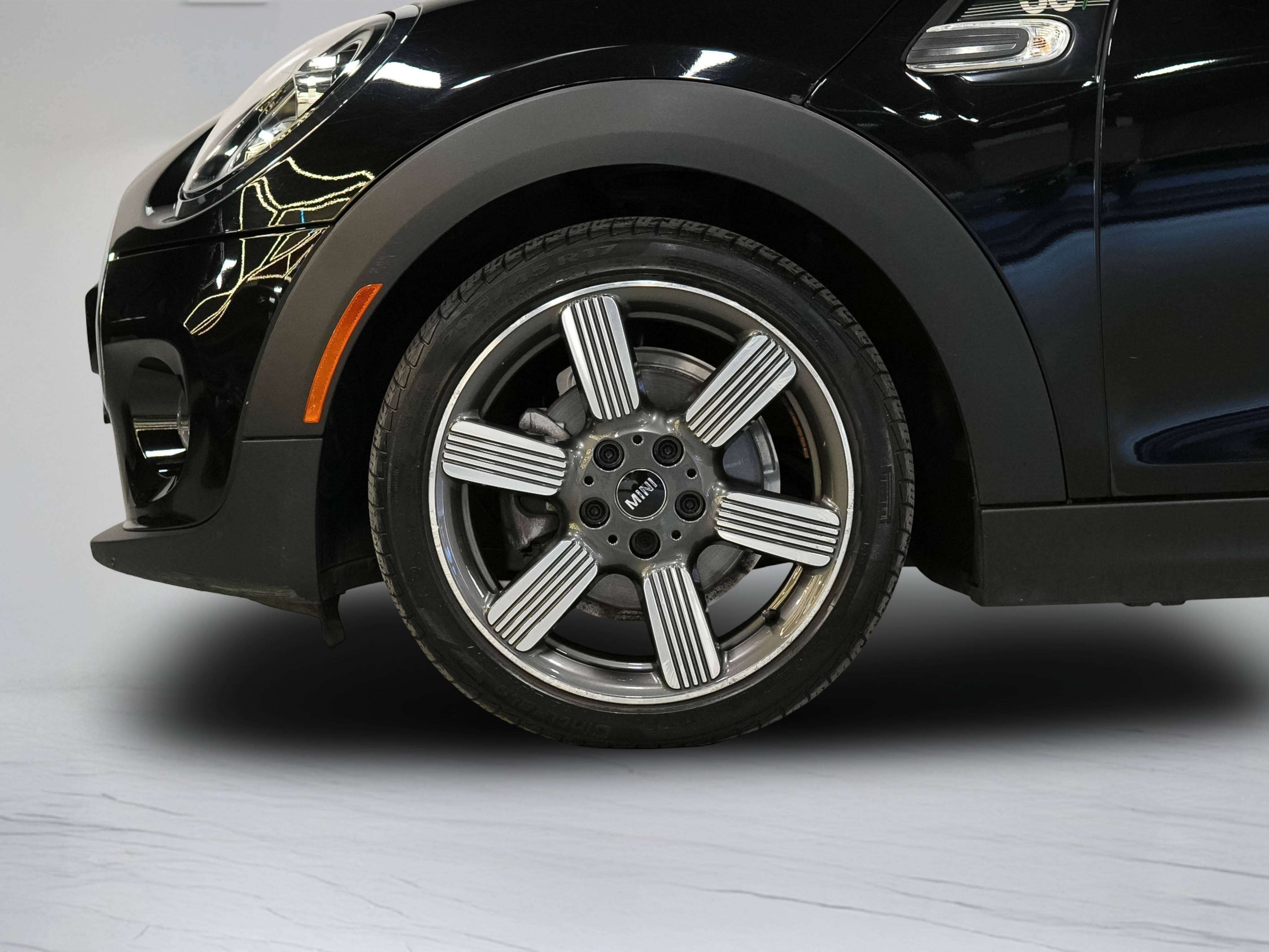 used 2020 MINI 5 Door car, priced at $18,900