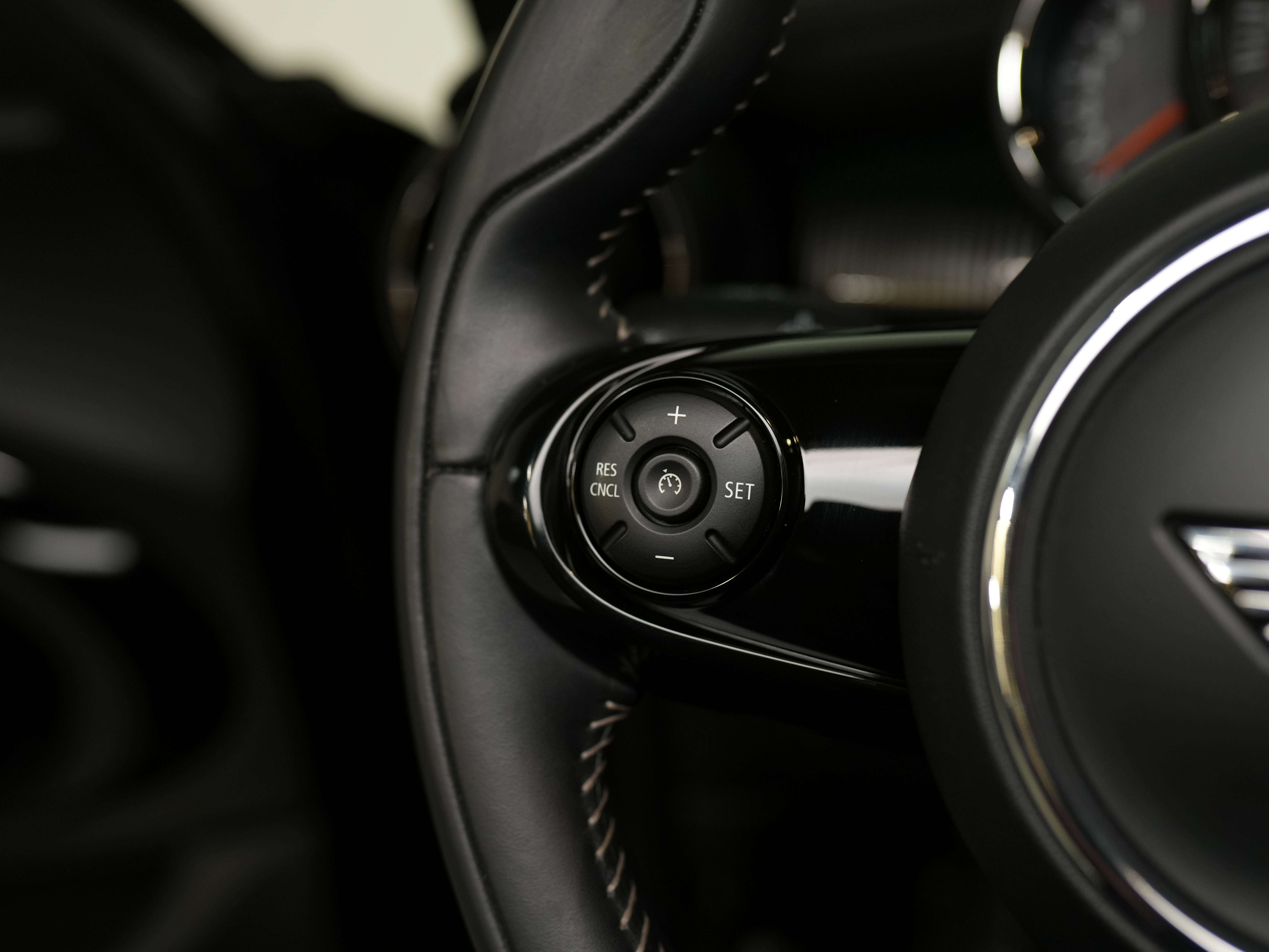 used 2020 MINI 5 Door car, priced at $18,900