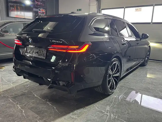 BMW 5 Series view 12