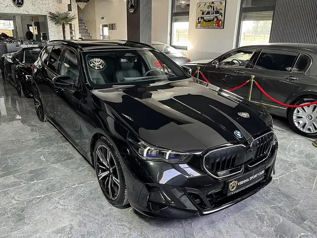 BMW 5 Series view 6