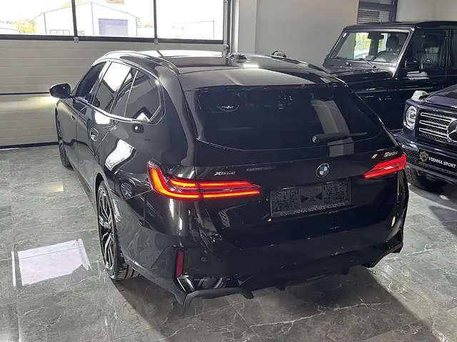 BMW 5 Series view 10