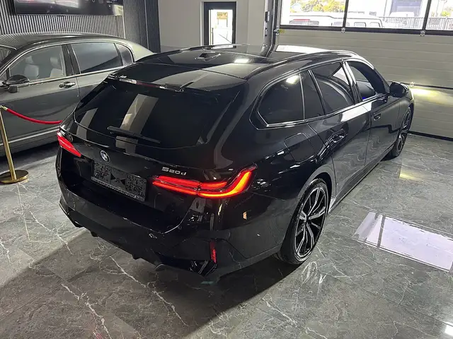 BMW 5 Series view 11