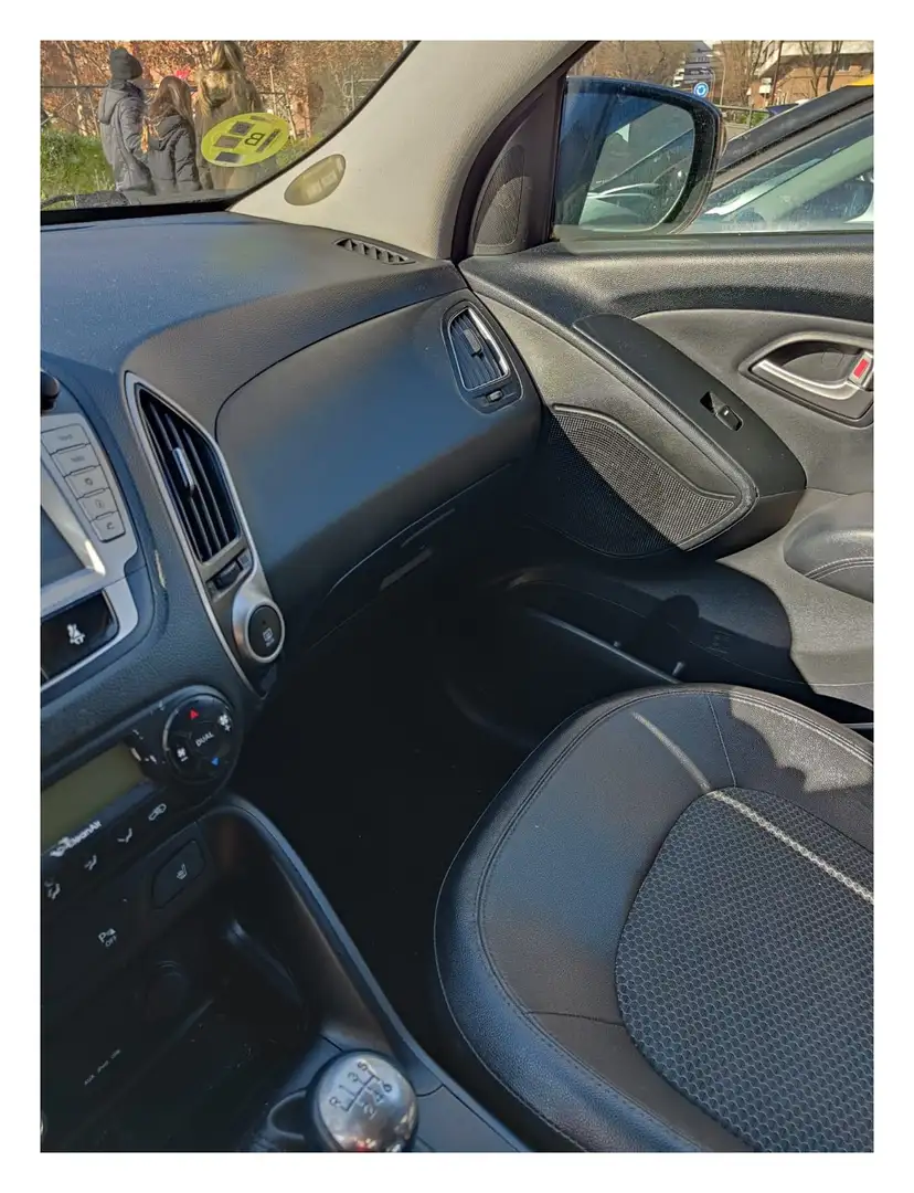 Hyundai iX35 1.7CRDI GLS Tecno Sky Nav 4x2 GLS Tecno Sky Nav bijela - 1