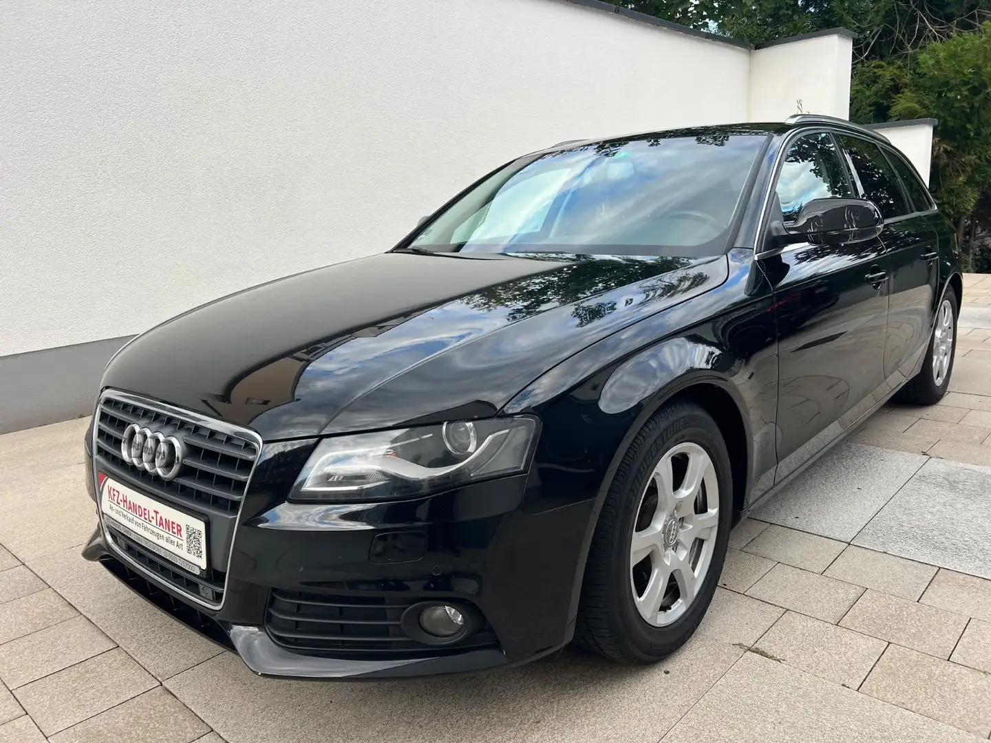 Audi A4 2.0 TDI (DPF) 125kW Attraction Avant Nero - 1