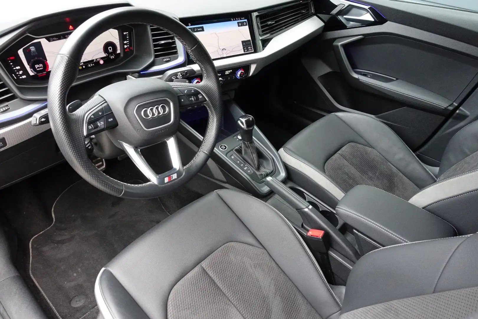 Audi A1 Sportback 40 TFSI S line Kamera ACC Navi LED Grau - 2
