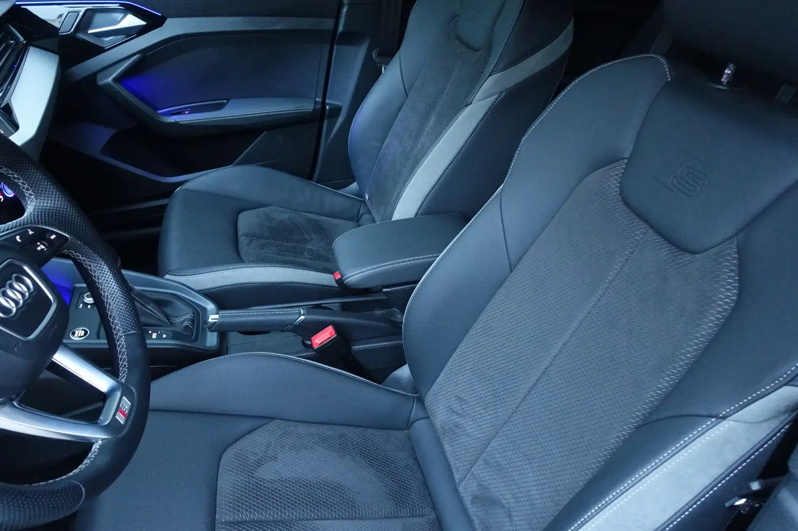 Audi A1 Sportback 40 TFSI S line Kamera ACC Navi LED Grigio - 2