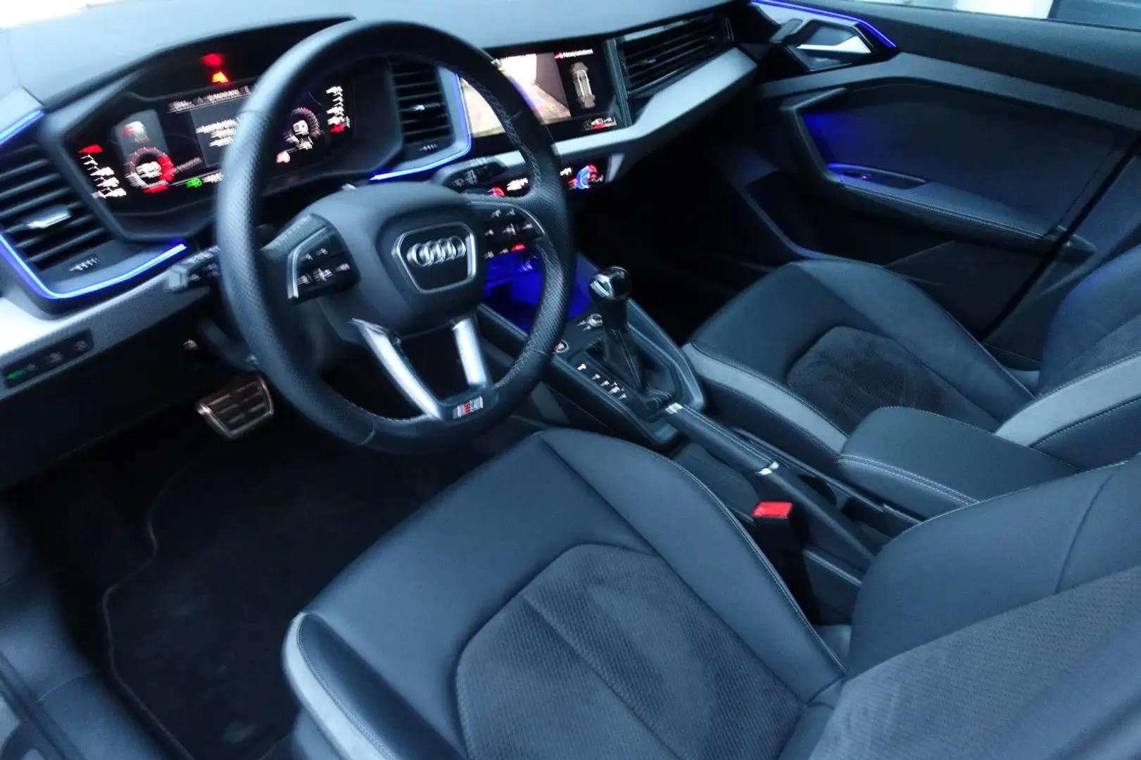 Audi A1 Sportback 40 TFSI S line Kamera ACC Navi LED Gris - 2