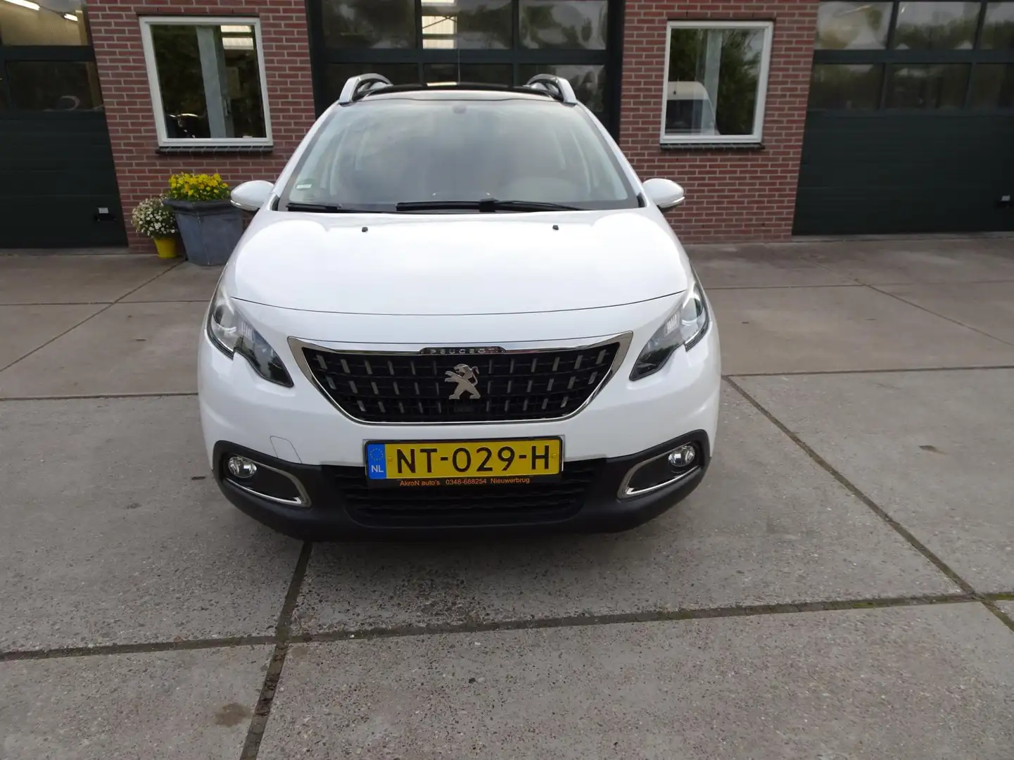 Peugeot 2008 1.2 PureTech Active Blanc - 2