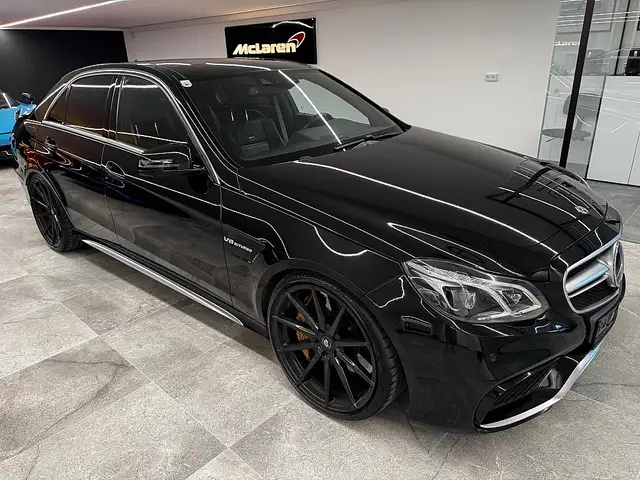 Mercedes-Benz E 63 AMG S Keramik Bre. Massage Panorama HK Sound