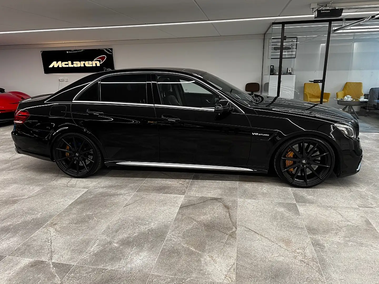 Mercedes-Benz E 63 AMG S Keramik Bre. Massage Panorama HK Sound Schwarz - 2