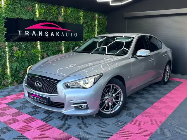 Infiniti Q50 2.2 D 170 ch Premium ~ Sièges électriques chauffants ~ Caméra de recul ~ Bose ~ Régulateur/limiteur de vitesse ~ Drive mo