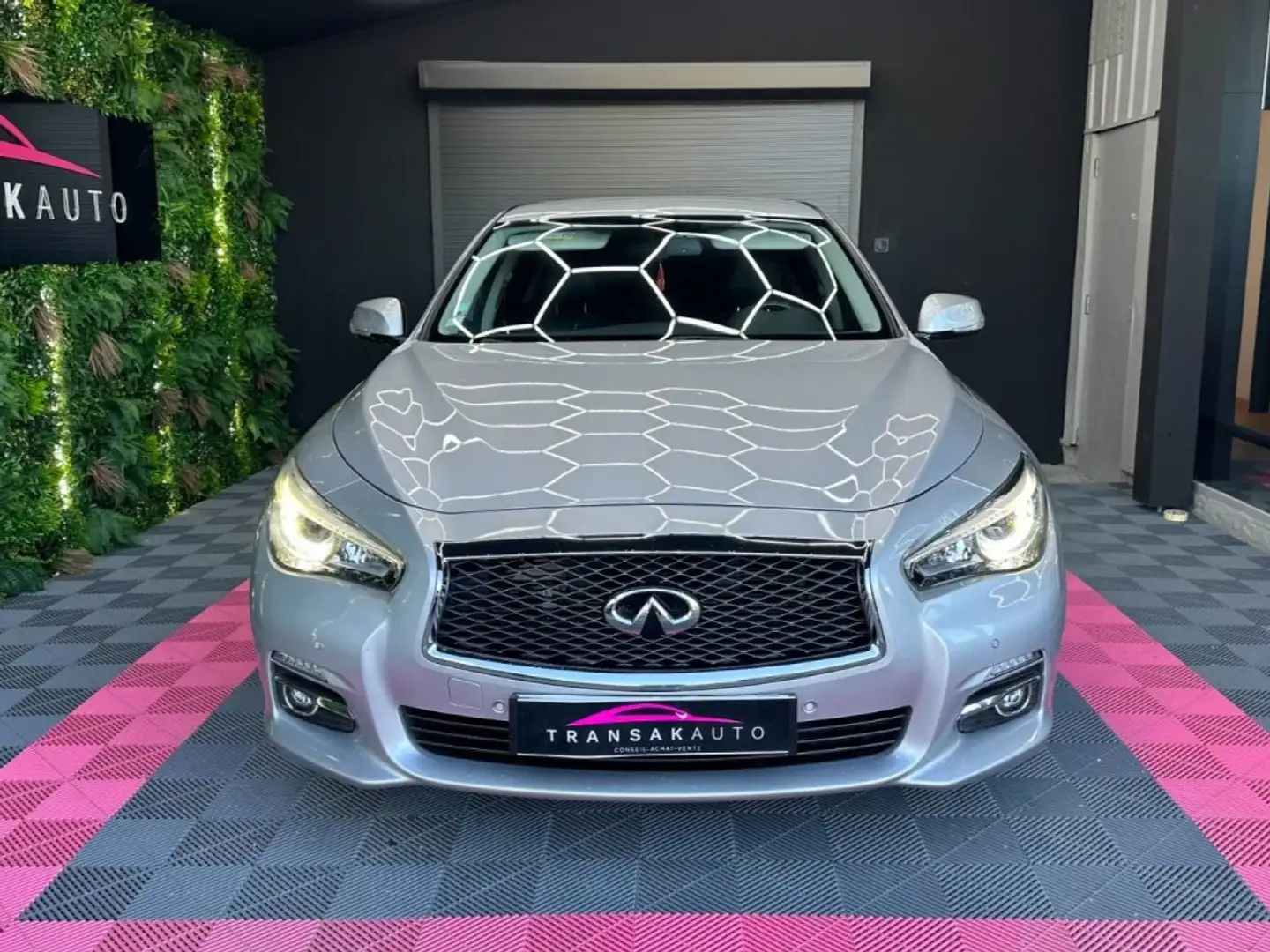 Infiniti Q50 2.2 D 170 ch Premium ~ Sièges électriques chauffants ~ Caméra de recul ~ Bose ~ Régulateur/limiteur de vitesse ~ Drive mo Grau - 2