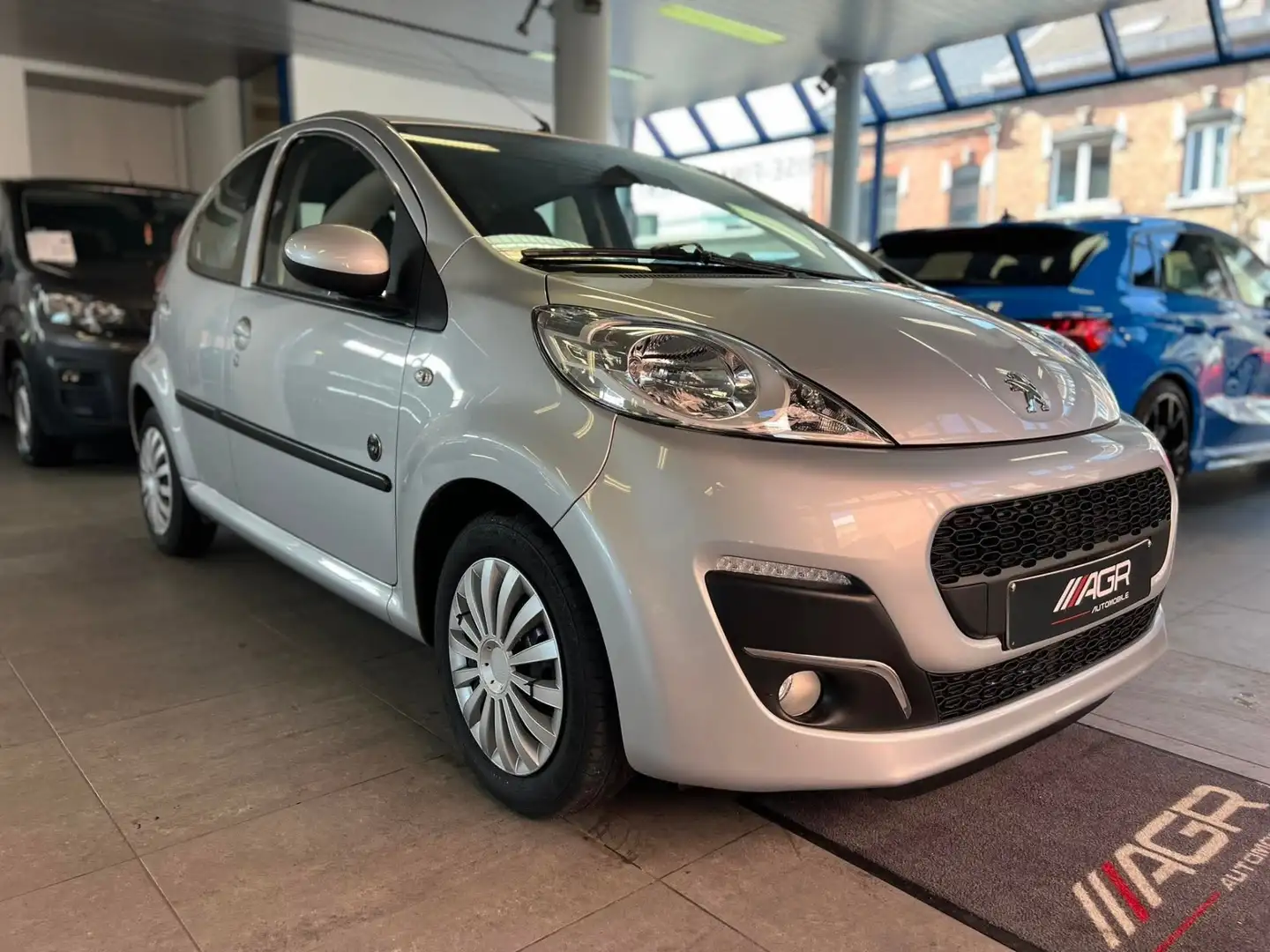 Peugeot 107 SEULEMENT 30 000 KM TOP ETAT Gris - 2