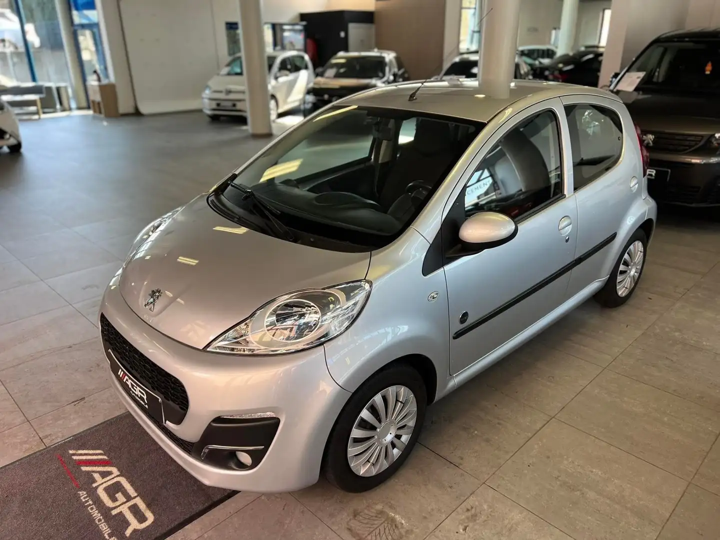 Peugeot 107 SEULEMENT 30 000 KM TOP ETAT Gris - 1