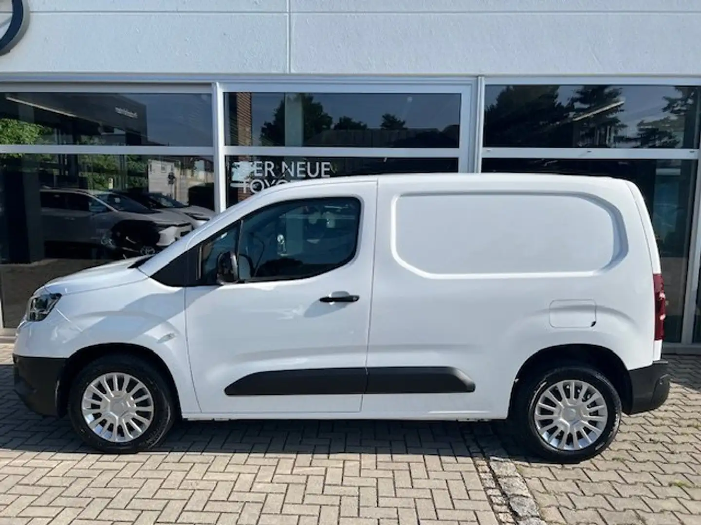 Toyota Proace City L1 1,5-l D-4D S Weiß - 2