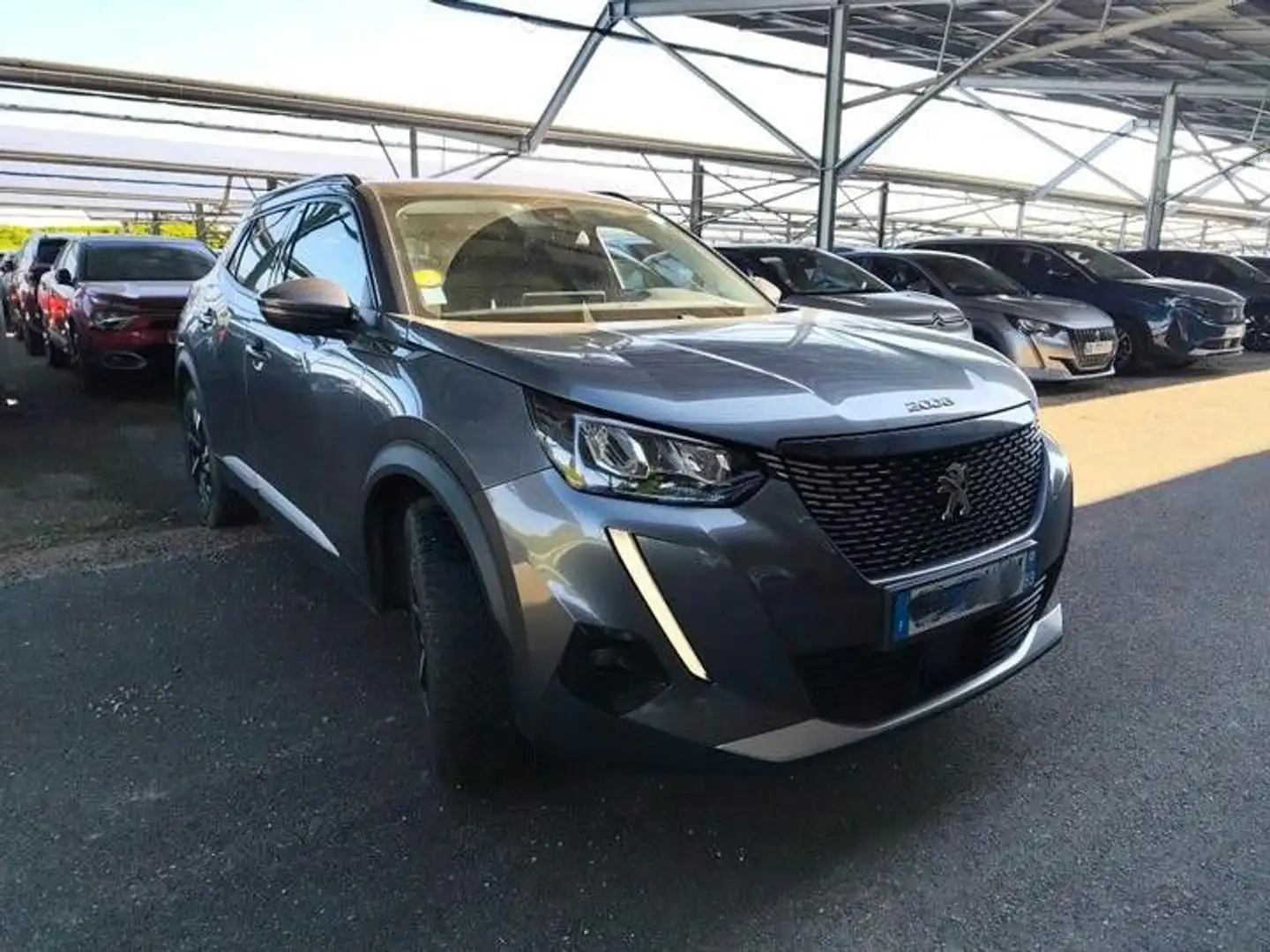Peugeot 2008 BlueHDi 130 EAT8 Allure*Netto-11700€ Grau - 1