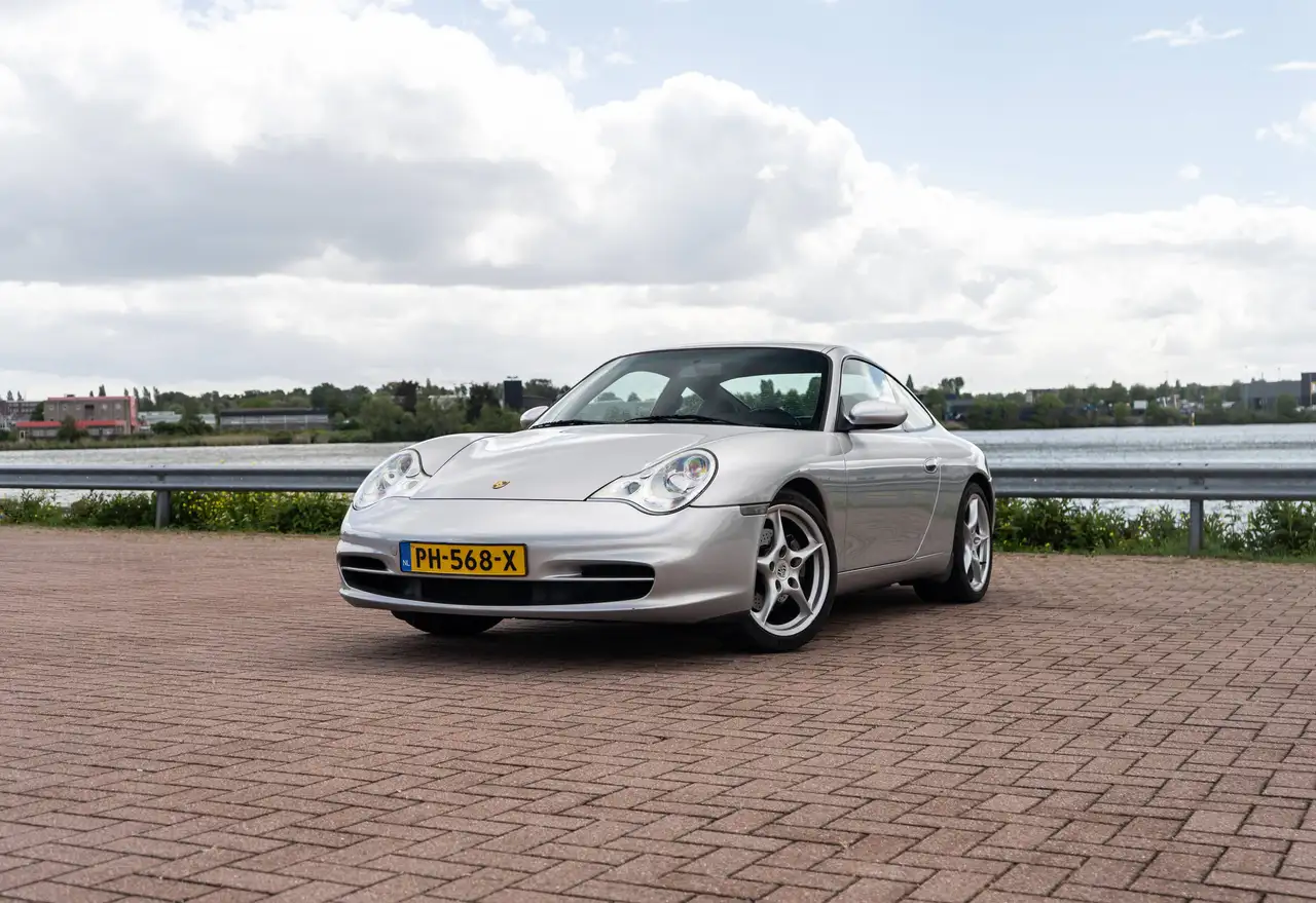 Porsche 911 3.6 Coupé Carrera, foto 1