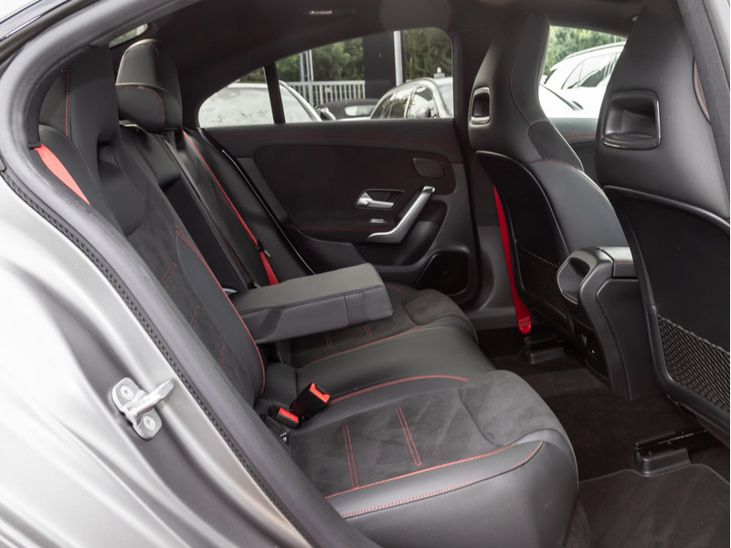 Mercedes-Benz CLA 35 AMG AMG CLA 35 4MATIC Coupé AMG-Sport+Aero+Pano+MLB — photo 8