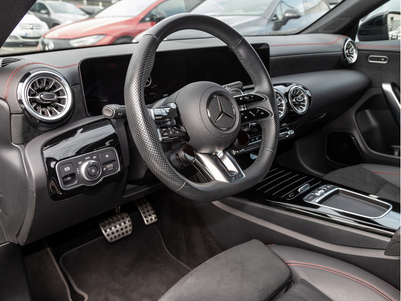 Mercedes-Benz CLA 35 AMG AMG CLA 35 4MATIC Coupé AMG-Sport+Aero+Pano+MLB — photo 9